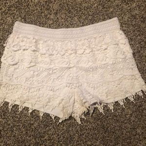 CATO white lace looking shorts